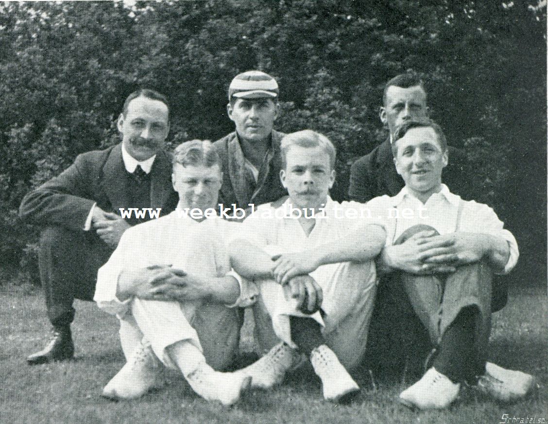 EEN PAAR  OPRICHTERS VAN DE NIEUWE 