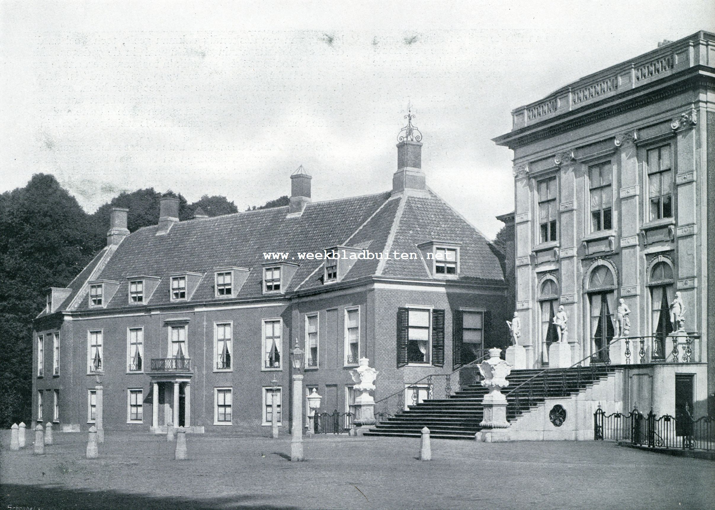 HUIS TEN BOSCH. Voorzijde aan den kant van het Haagsche Bosch, middengedeelte met rechtervleugel