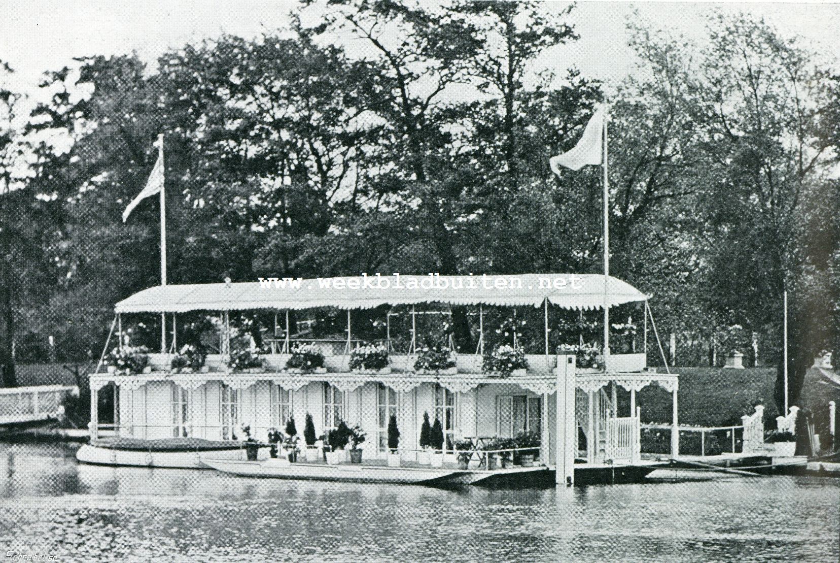 HAMPTON COURT EN DE HOUSE-BOATS. DE HOUSE-BOAT