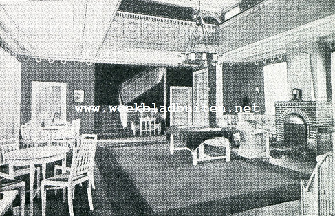 DE GROOTE ZAAL MET GALERIJ