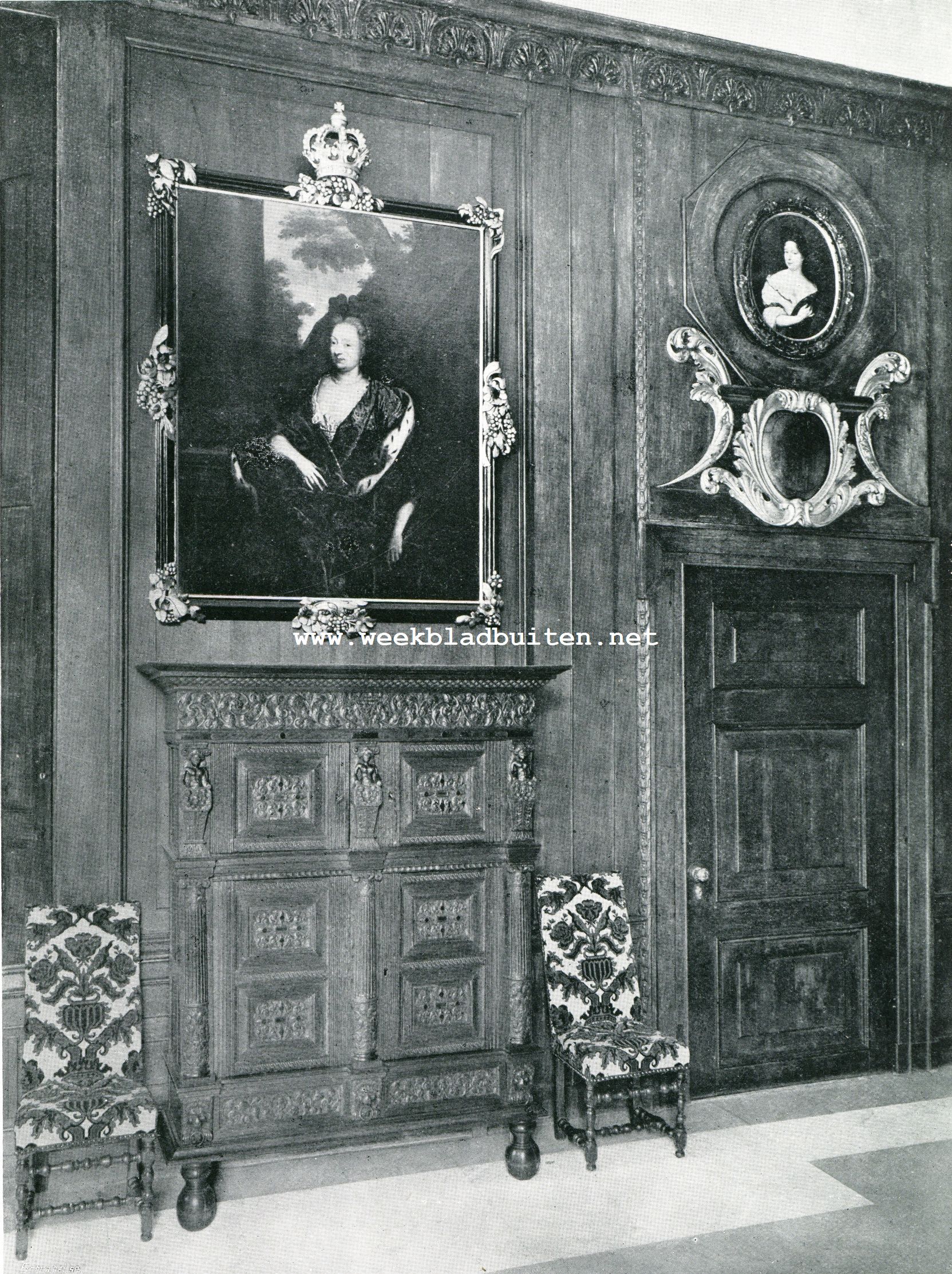 MIDDACHTEN. VOORHUIS OF VESTIBULE. Portret van Koningin Charl. Amlie van Denemarken, Prinses van Hessen-Cassel, Gemalin van Koning Christiaan V