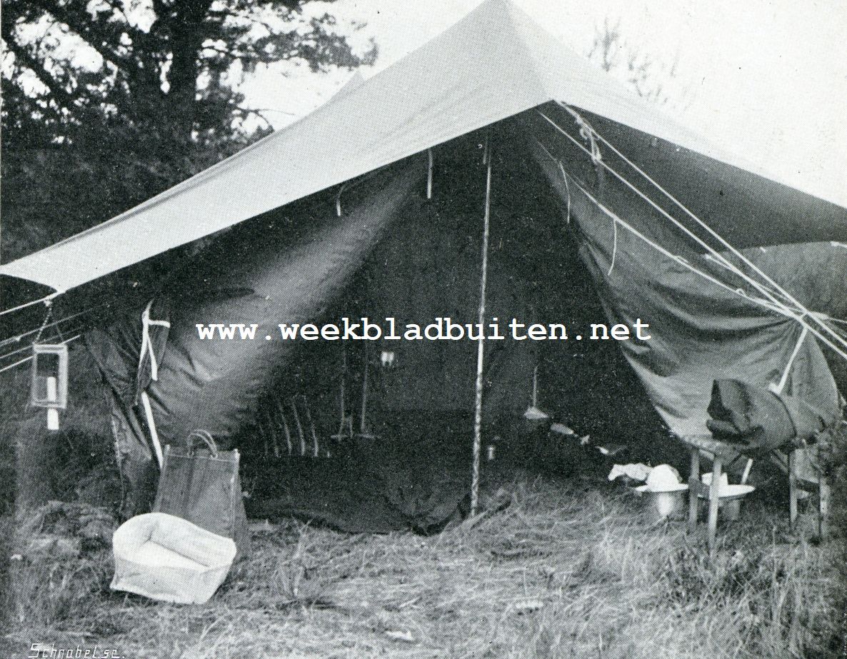 Vagebondeerende wielrijders. Binnen in de tent