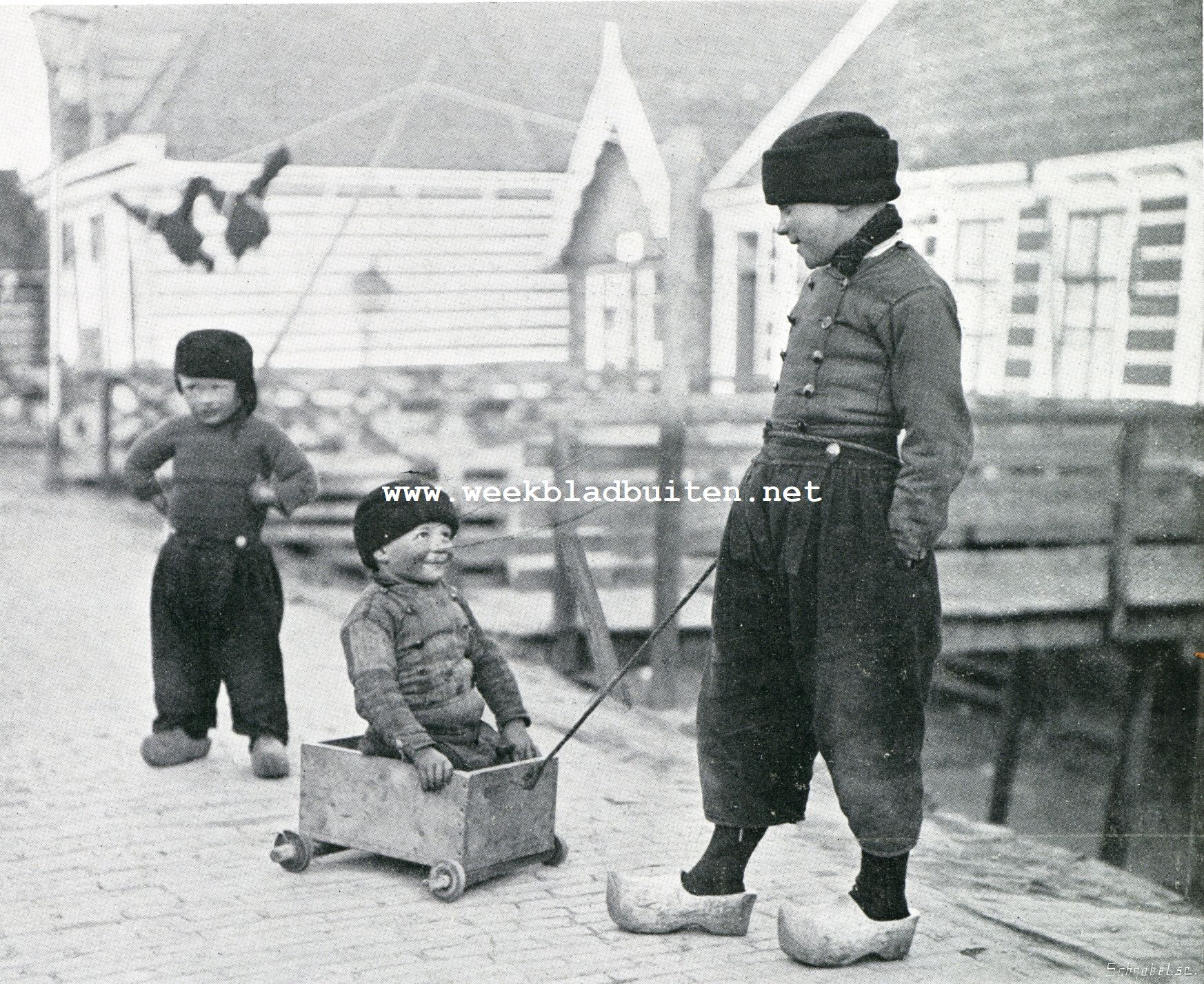 Volendam. - Een glunder jongske