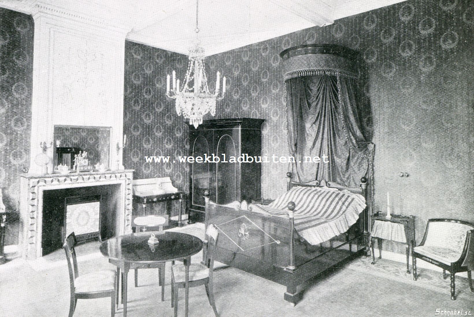 Het Kasteel Heeze. (de Empire-kamer links)