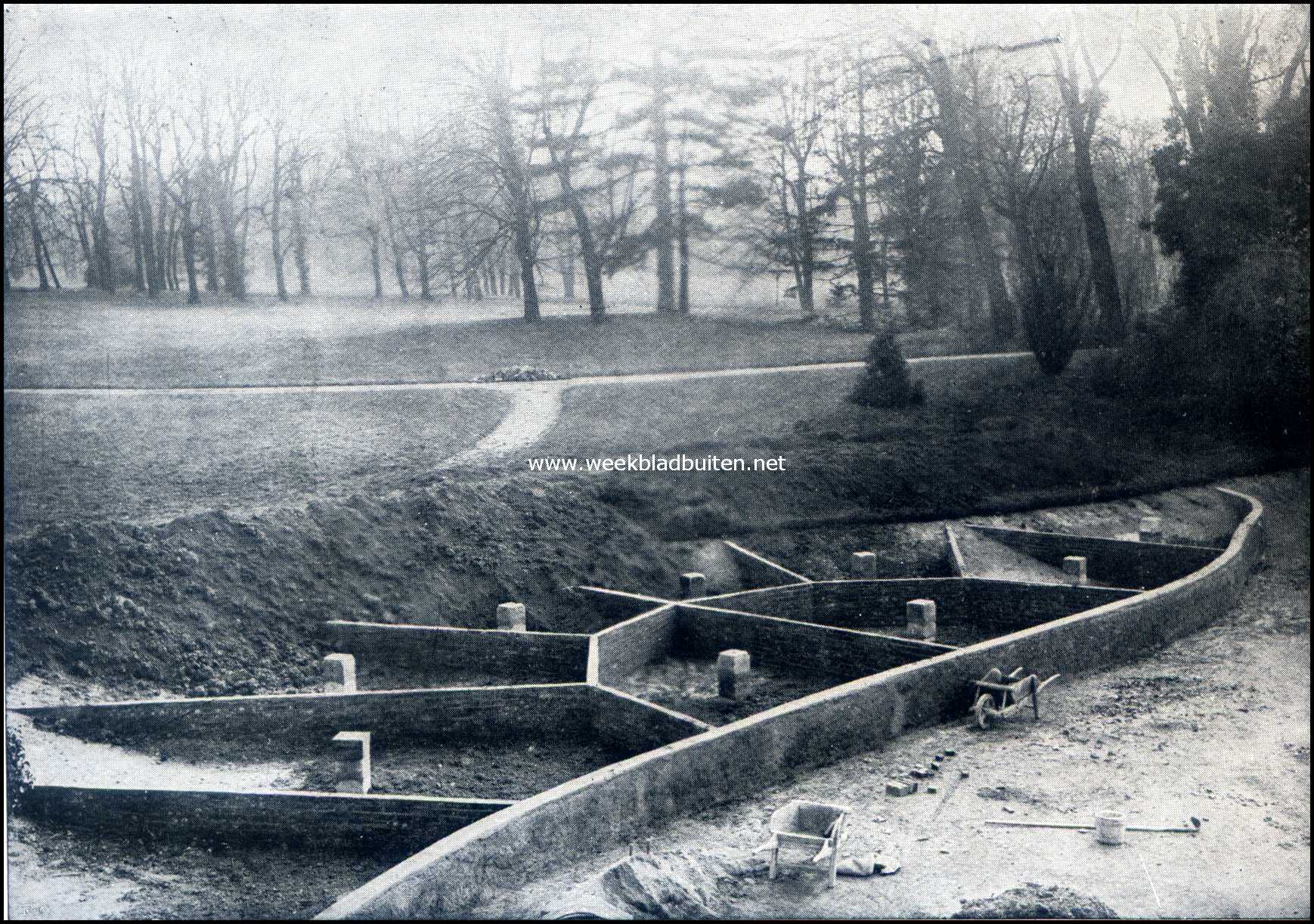De kleine muurtjes op den vijverbodem