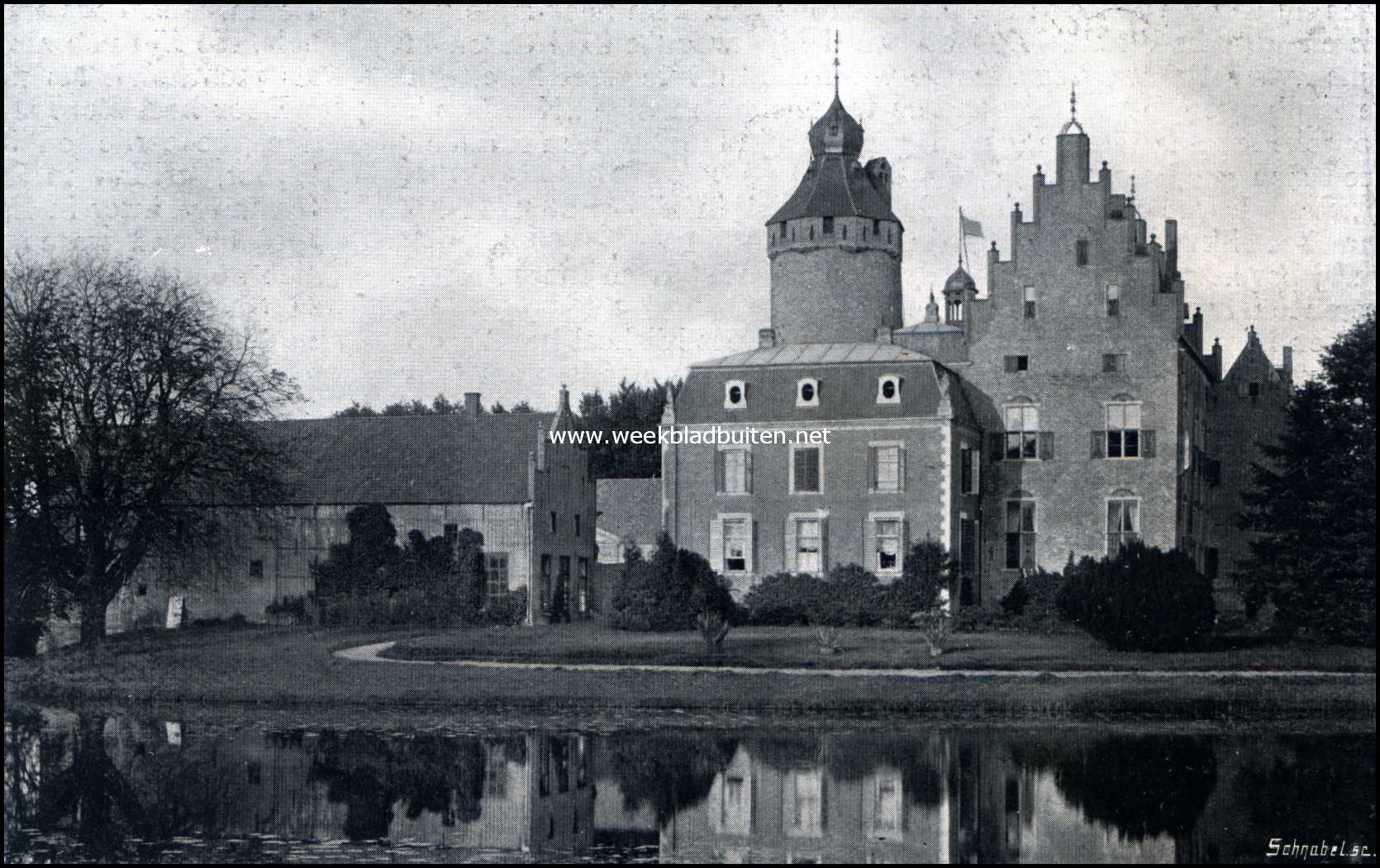 Het Kasteel Rechteren. Gezicht op het Kasteel Rechteren van af den straatweg