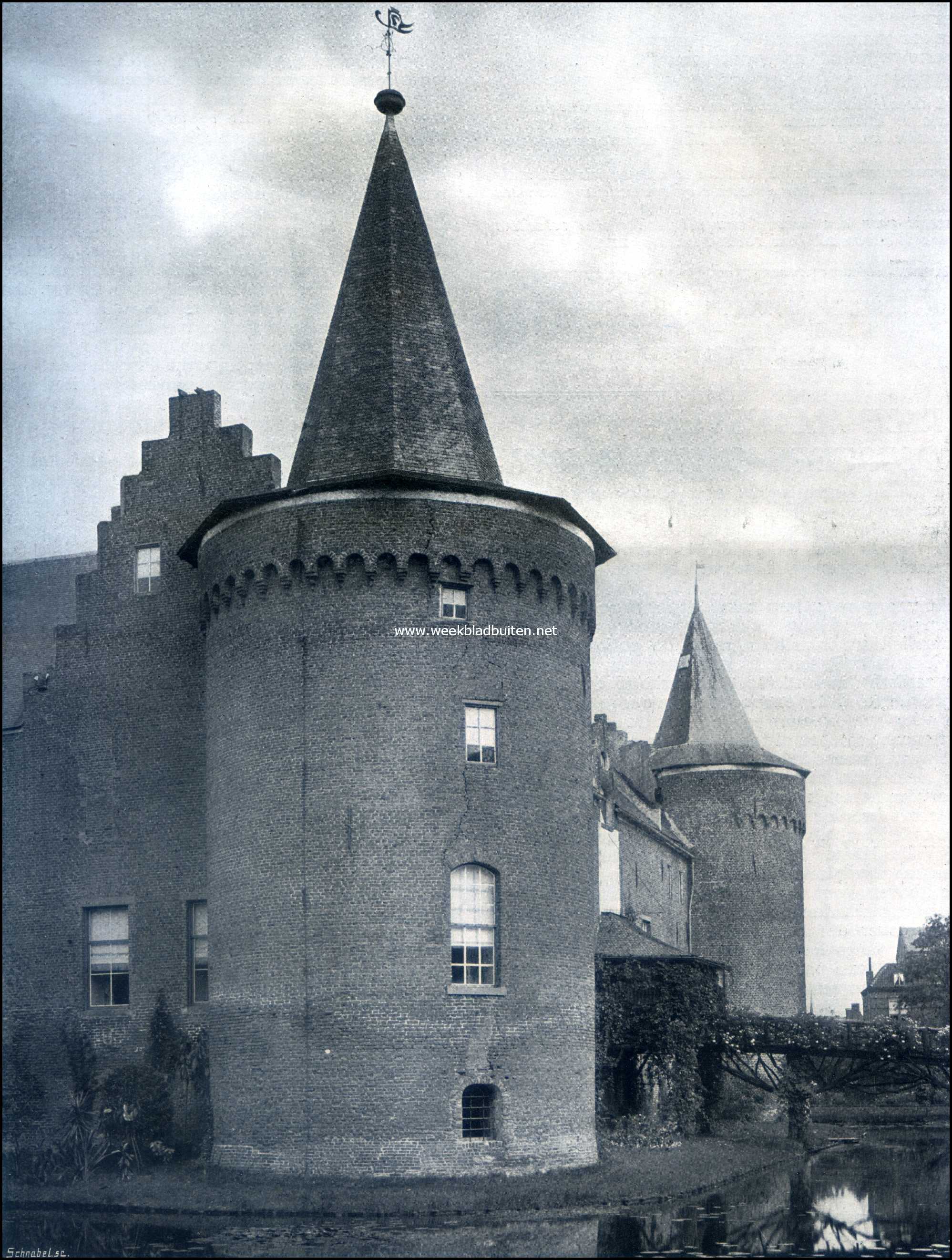 Het Kasteel Helmond. Van terzijde gezien