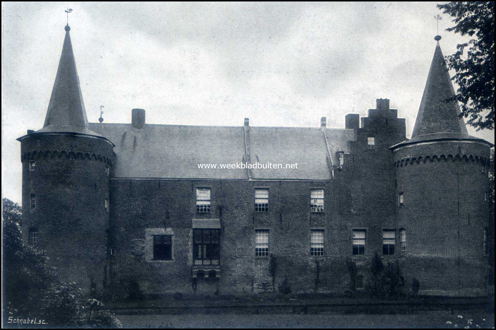 Het Kasteel Helmond. Zijgevel met den nieuwen erker