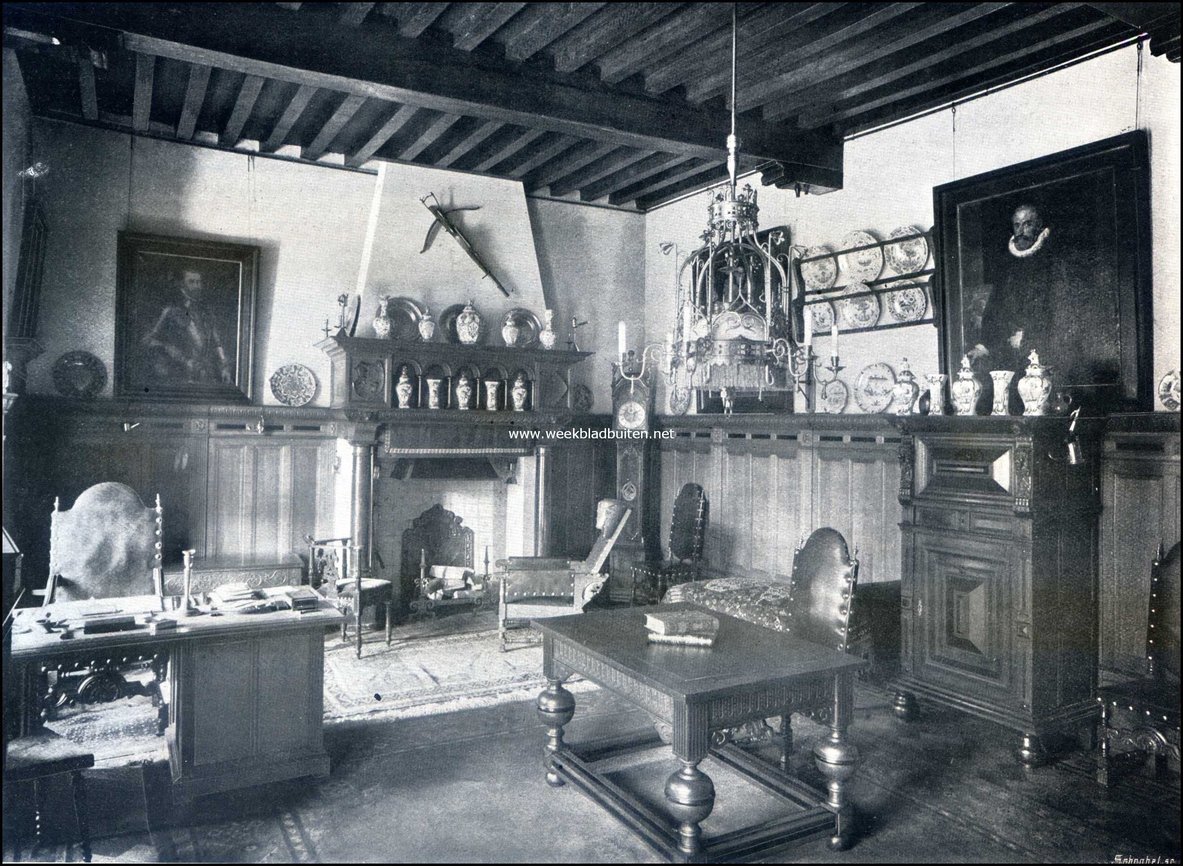 Het Kasteel Helmond. De tegenwoordige studeerkamer van de kasteelheer