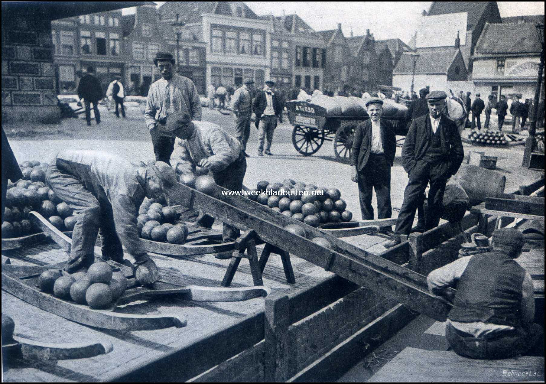 De Kaasmarkt te Alkmaar. Het verschepen