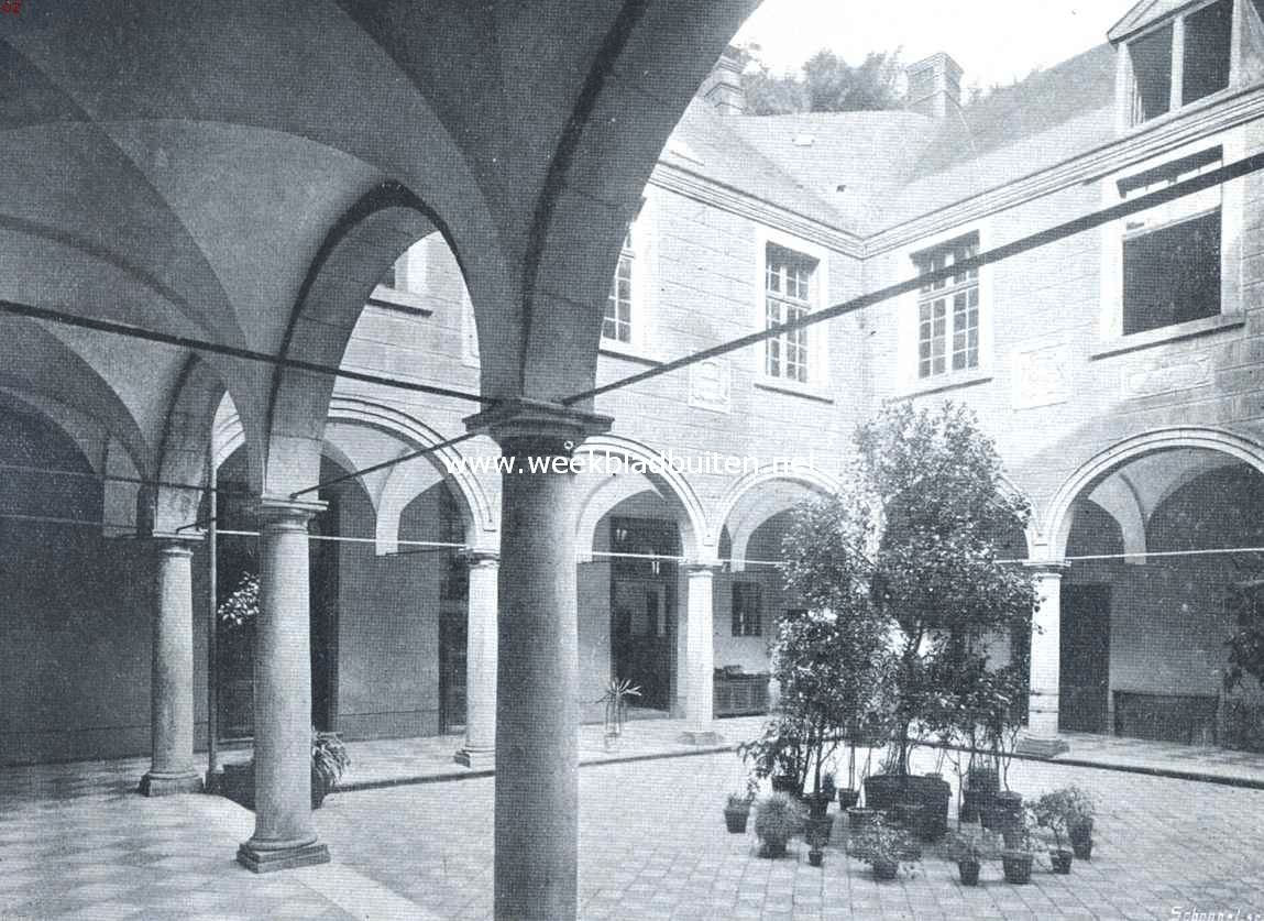 Het Kasteel Geysteren (L.). Binnenplaats van het Kasteel Geysteren