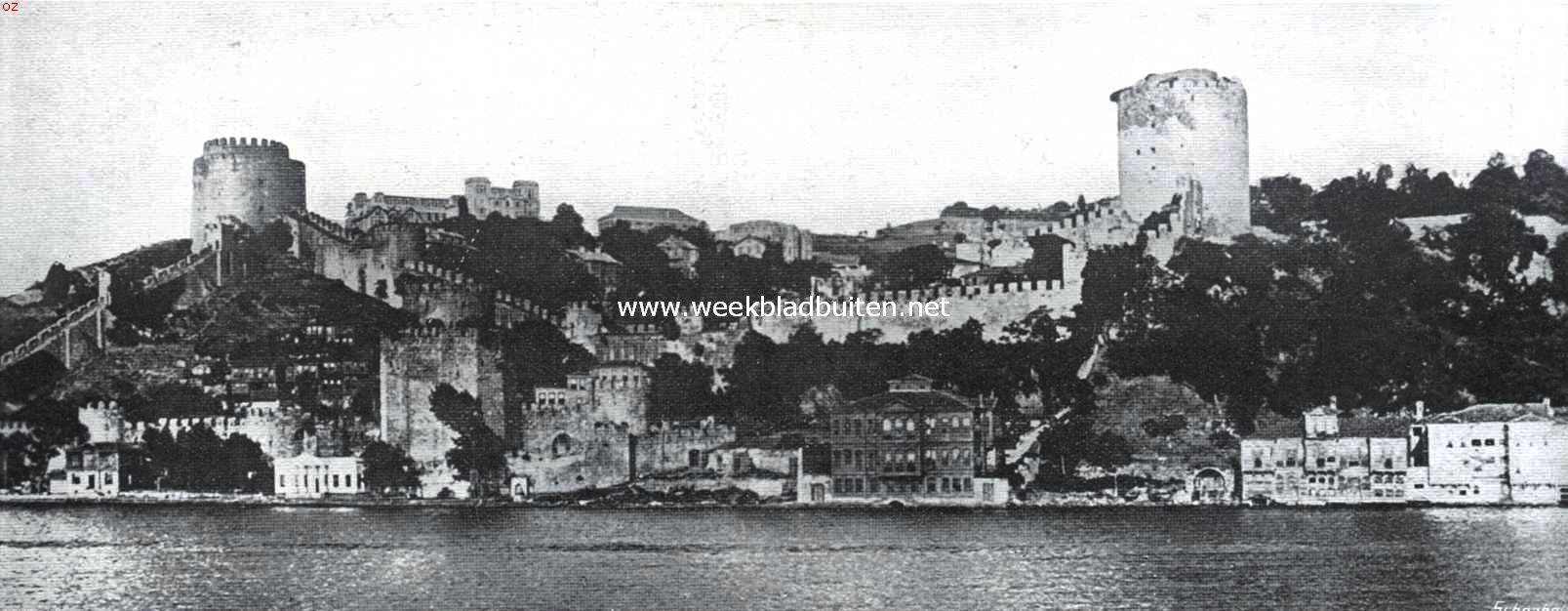 De poging tot forceering van de Dardanellen. Oude Turksche versterkingen aan den ingang van den Bosporus