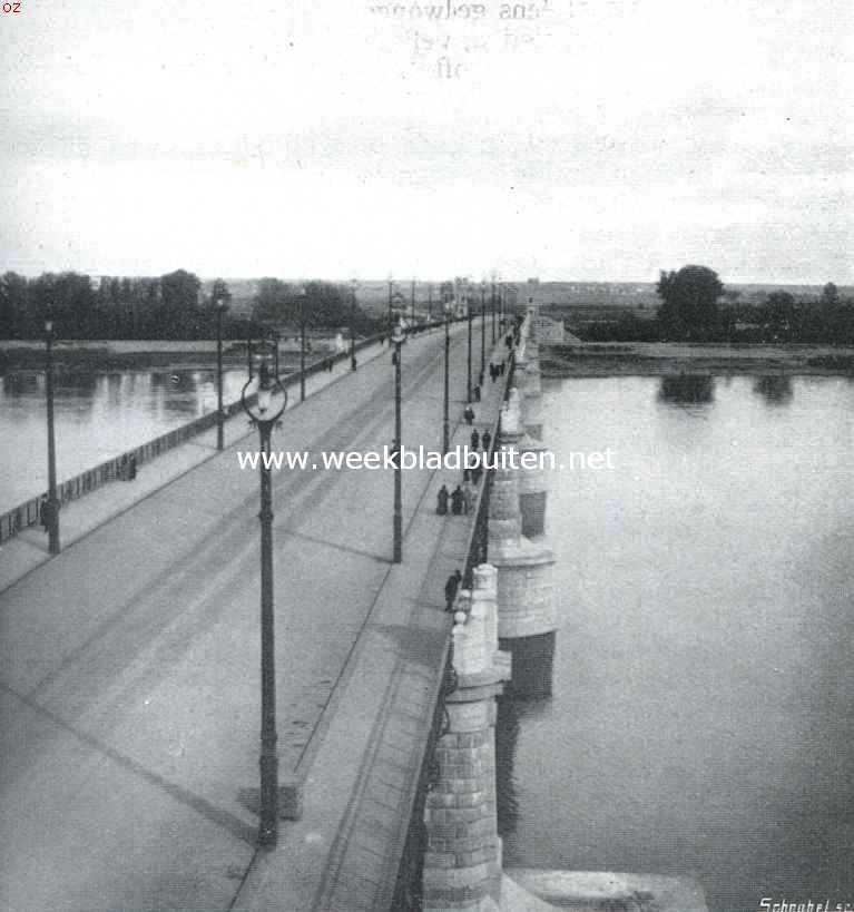 Twee Poolsche koningssteden. De nieuwe brug over den Weichsel te Warschau