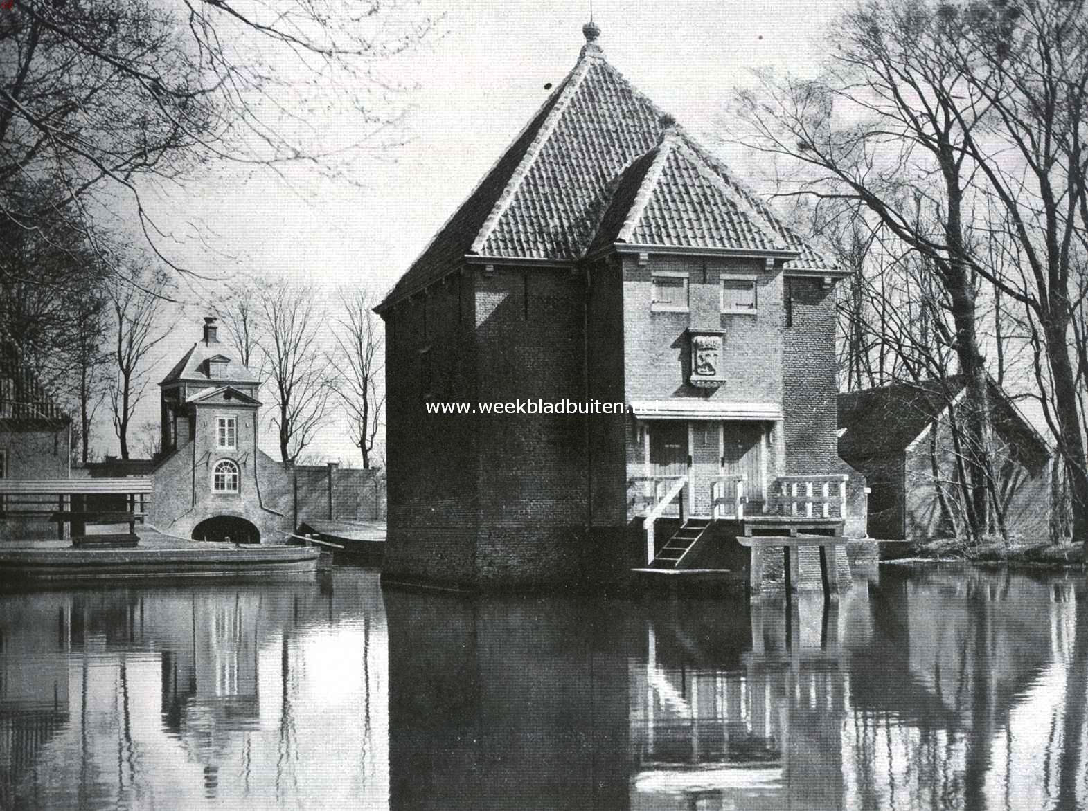 's Lands Kruithuis buiten Delft. Eerste (Oostelijke) toren, met op den achtergrond het Poortgebouw