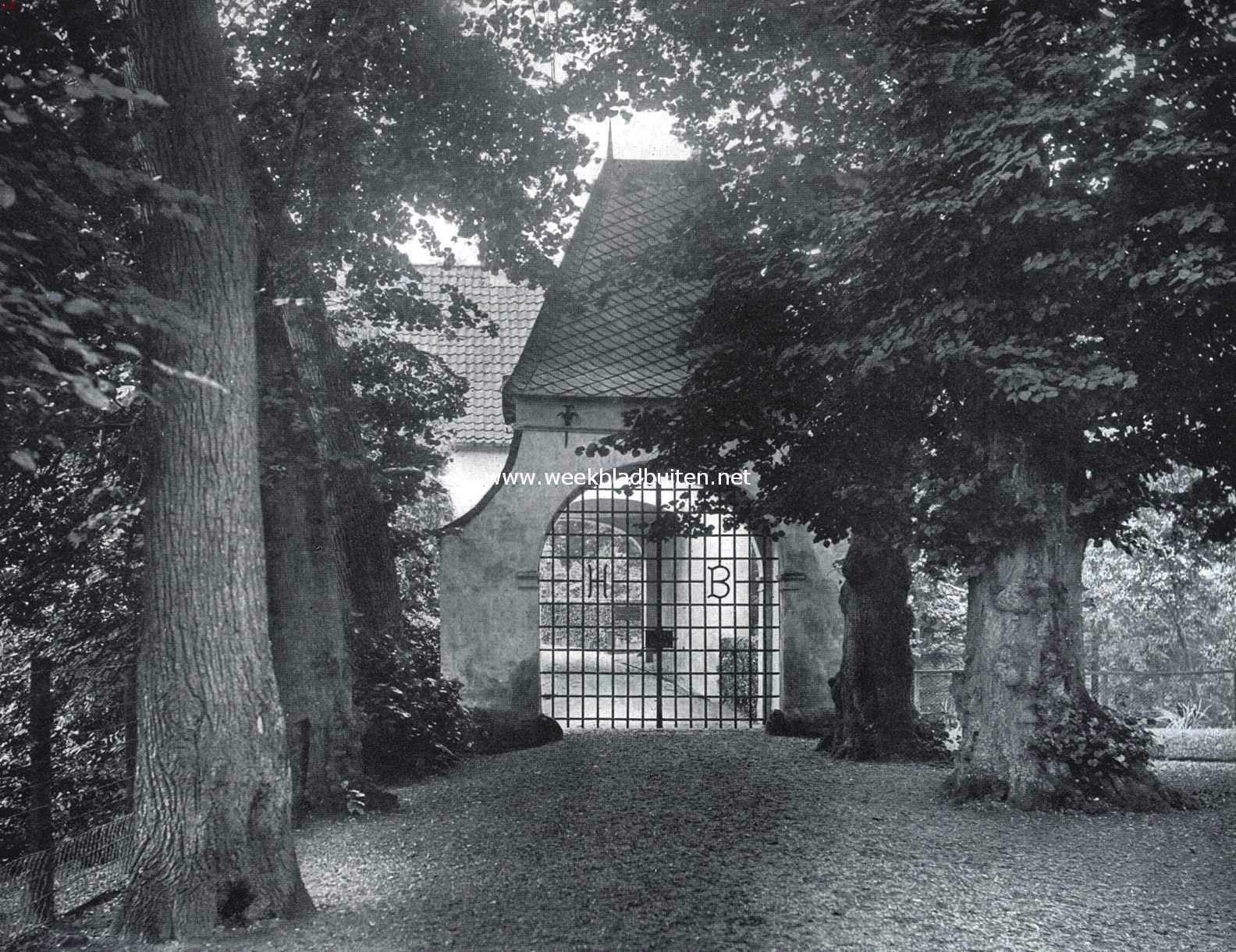 Het Huis Bergh. De buitenste poort