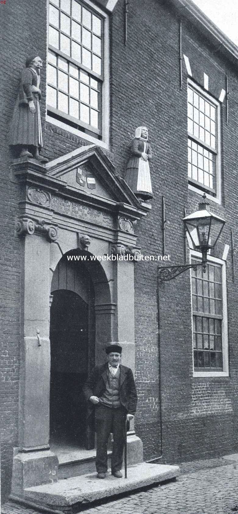 Goes. Poort vab het Oude Mannen- en Vrouwenhuis, dagteekenend uit het jaar 1655