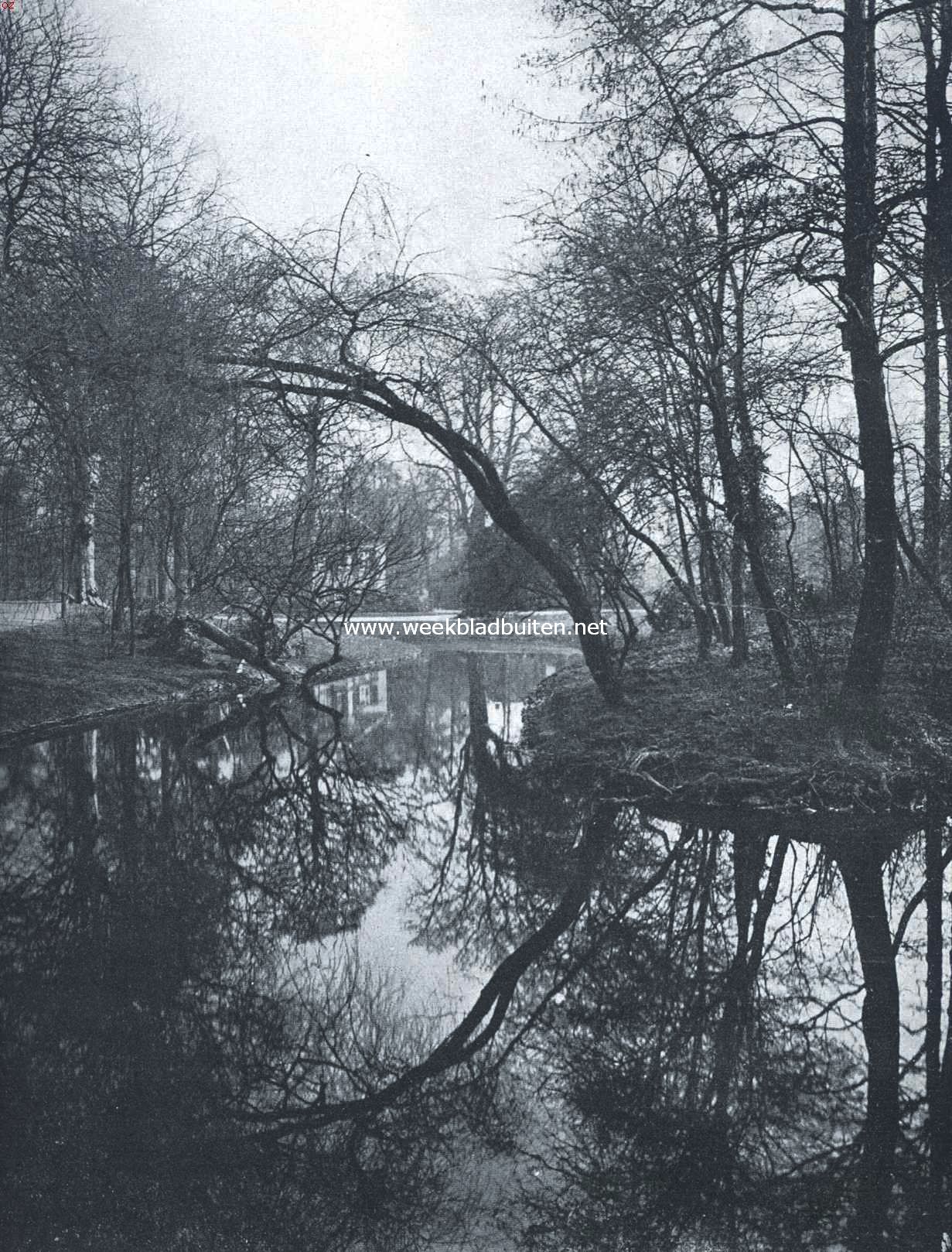 In het Park Nieuweroord, het mooiste van Utrecht's plantsoenen, een schepping van Zocher, dat met vernietiging bedreigd wordt door het plan der Nederlandsche Spoorwegmaatschappijen om er een groot administratiegebouw midden in te plaatsen. Moge de uitvoering van dit plan alsnog voorkomen worden!