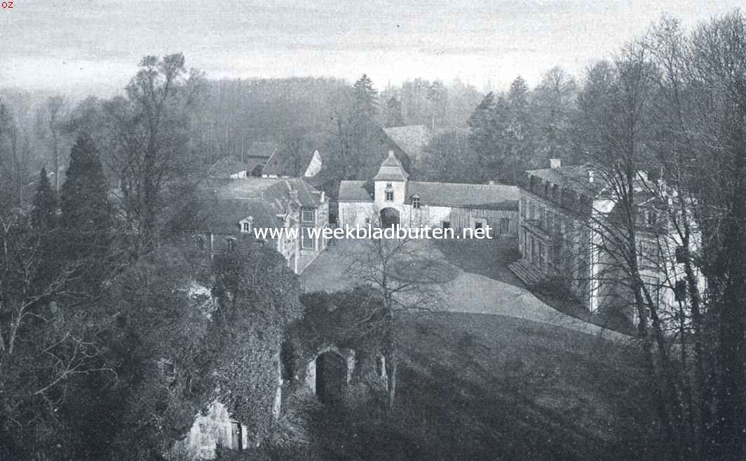 Het aloude slot Steyn. Kleine toren en ingang van het oud kasteel (ru�ne) van Steyn, en de nieuwe paardenstal (links), het nieuwe landhuis (rechts) en op den achtergrond de voorpoort, gezien van den top van de ru�ne van den grooten toren van Steyn