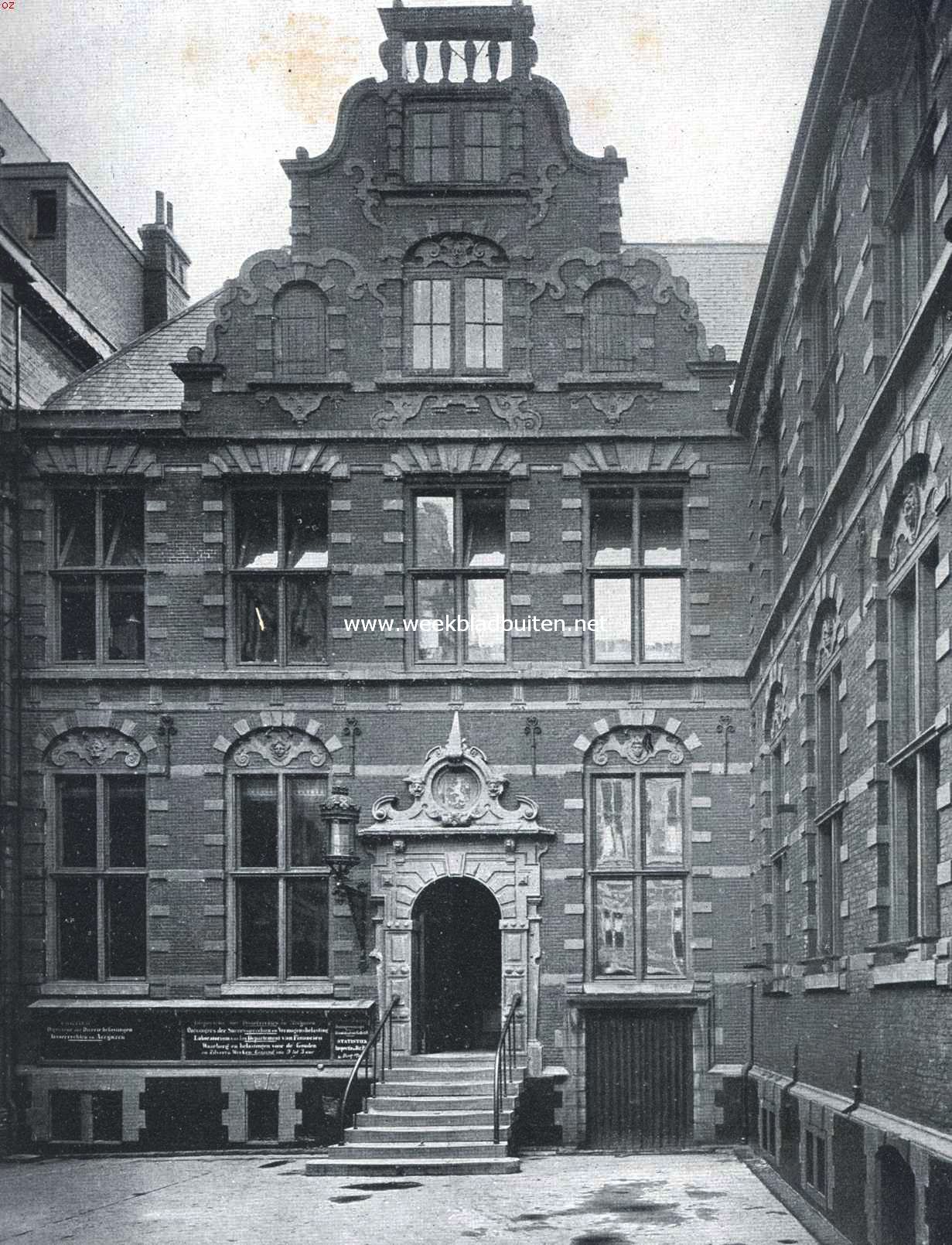De gebouwen der O.-I. Compagnie. Gevel van den zuidelijken vleugel van het Oost-Indische Huis te Amsterdam
