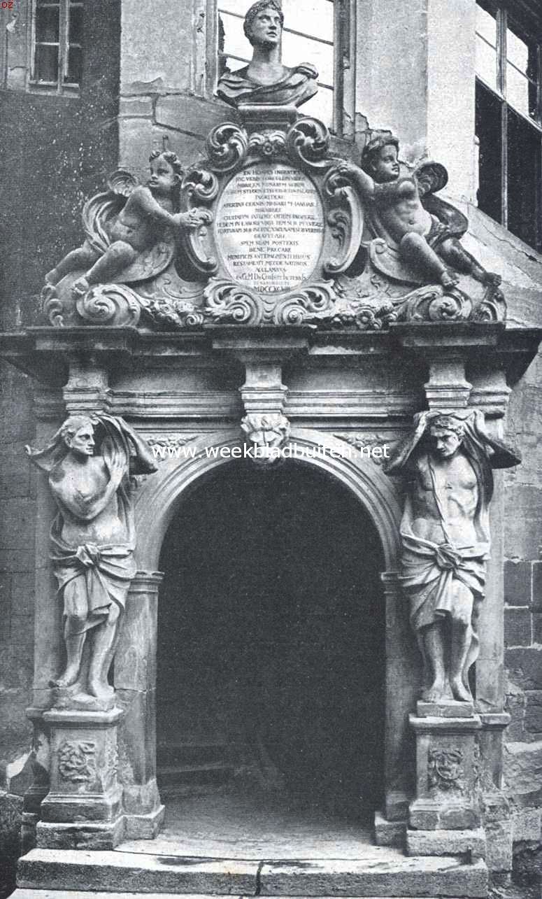 Rothenburg ob der Tauber. Portiek van het Gymnasium