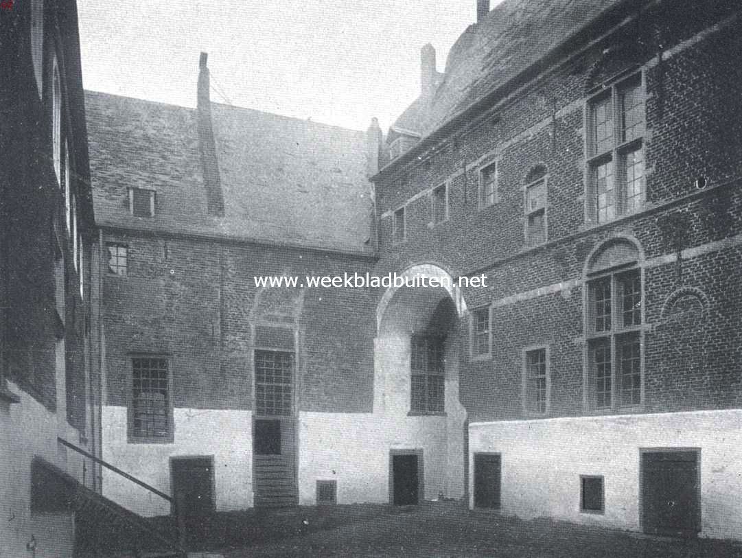 Het kasteel Hernen. De binnenplaats