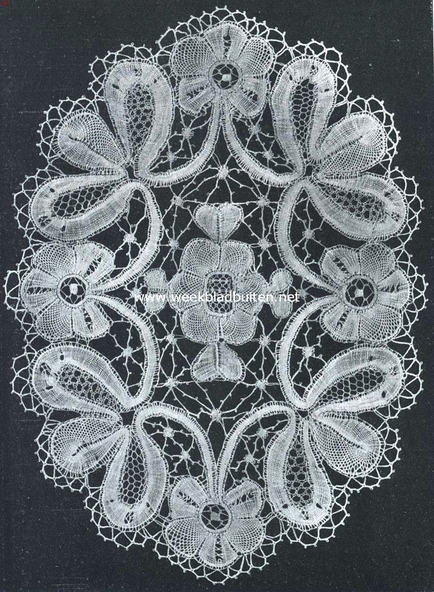 Klos- en naaldkant. Moderne Brugsche kloskant. Uit: Beknopte geschiedenis van den klos- en naaldkant