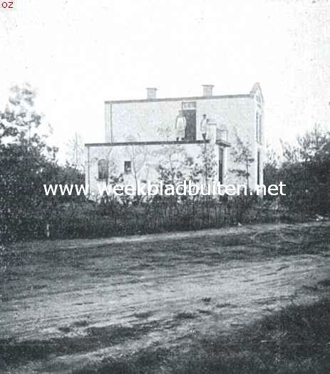 Rieten daken. Huis te Wenum, leelijke bouwwijze en slecht aanpassend aan de omgeving