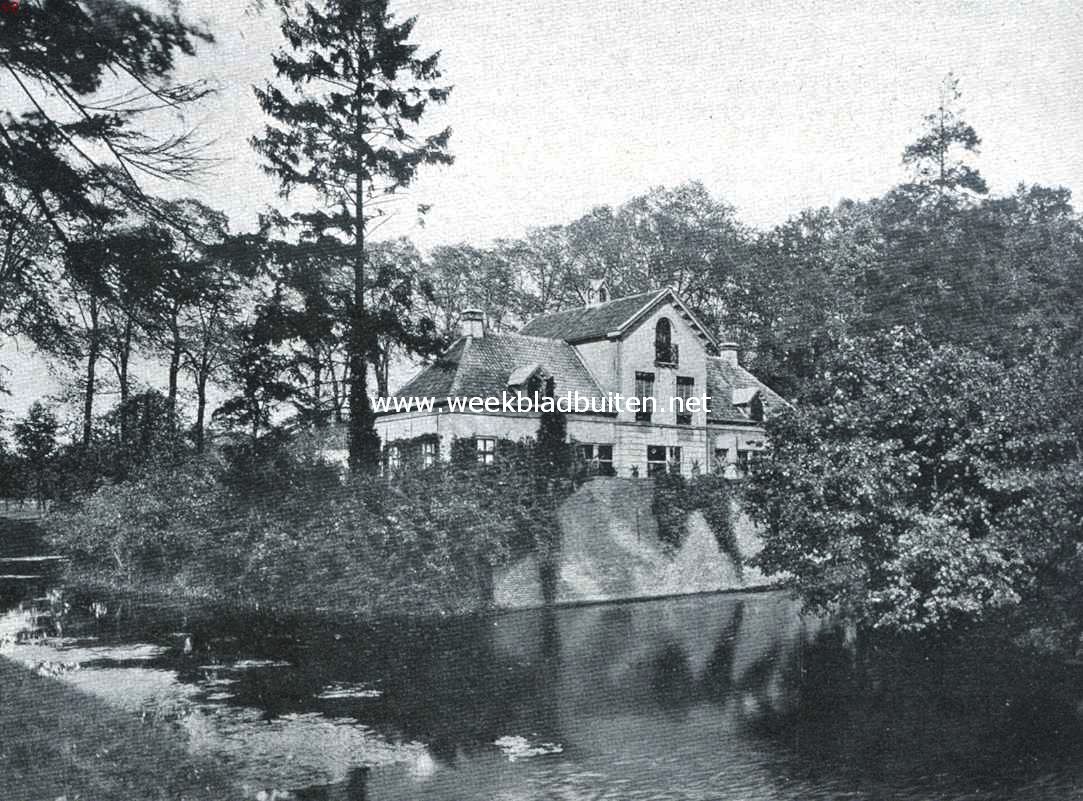 Het Huis te Ophemert. Stal en tuinmanswoning