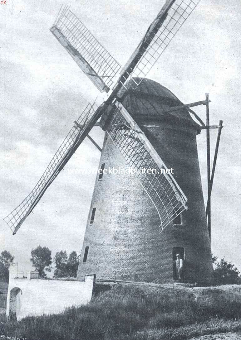 Onze windmolen-typen. Lage ronde steenen bovenkruier. Korenmolen bij Heerlen
