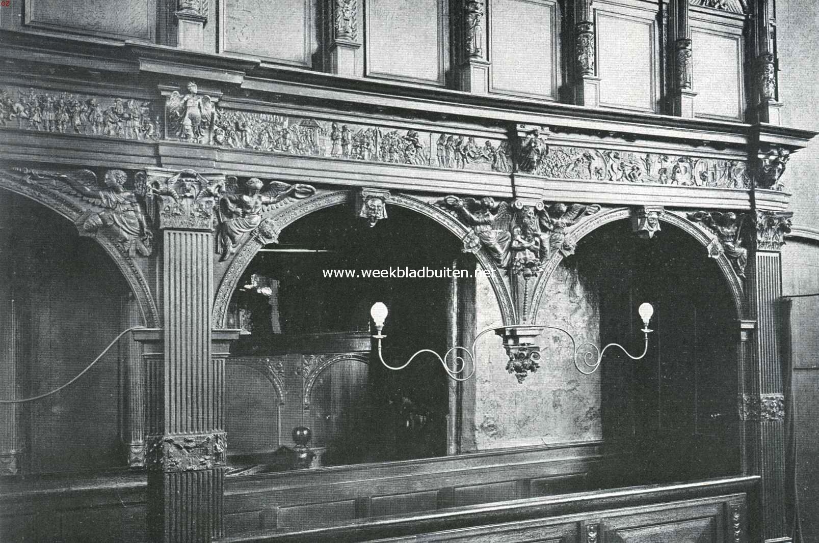 Schoonhoven. Dtail van het heerengestoelte in de kerk te Schoonhoven