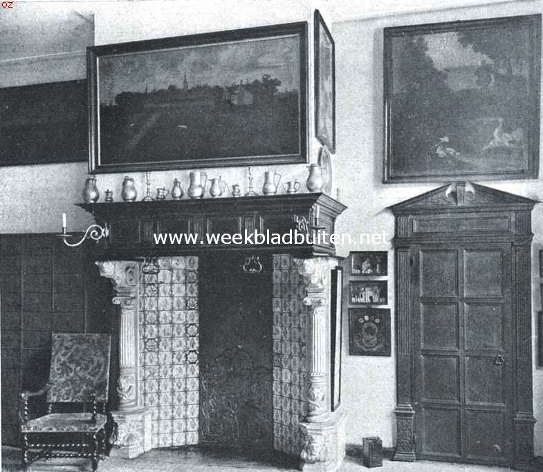 Het Stadhuis te Haarlem. Oude schouw in de werkkamer van het archief
