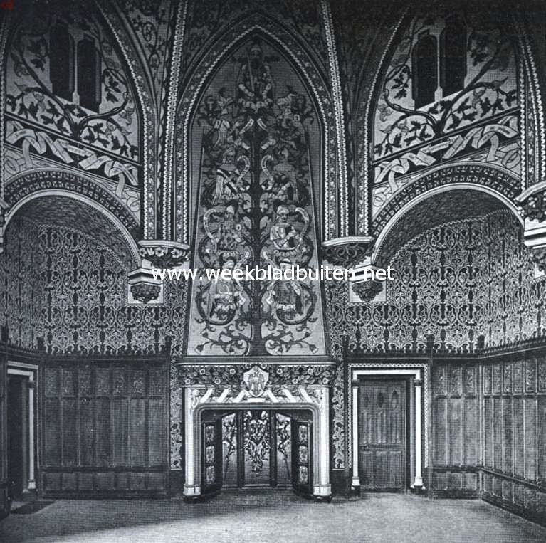 Het kasteel van Pierrefonds. Zaal in den Caesar-toren. Boven de schouw afbeeldingen van koning Arthur en zijn ridders