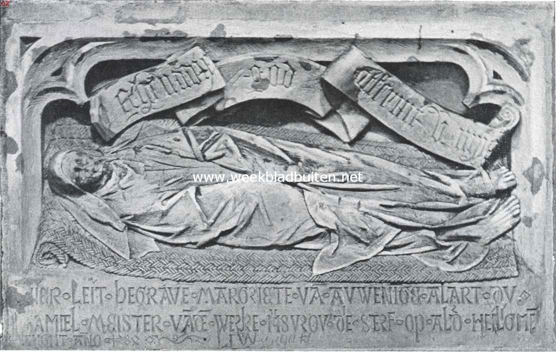 De St. Jans Kathedraal te 's Hertogenbosch. De grafsteen van de vrouw van meester Alart, den bouwmeester der kerk, aan de zuiderbinnenmuur
