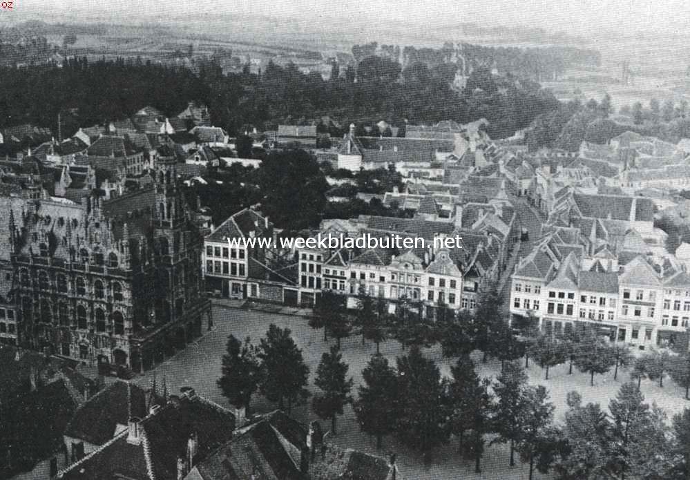 Oudenaarde. De Markt met het Stadhuis, in vogelvlucht gezien