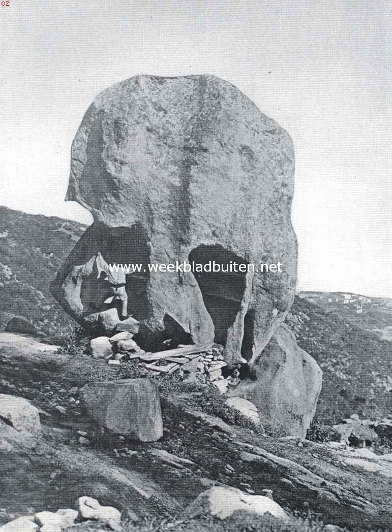 Zonderlinge rotsformatie op de Monte Cacalo nabij Ajaccio