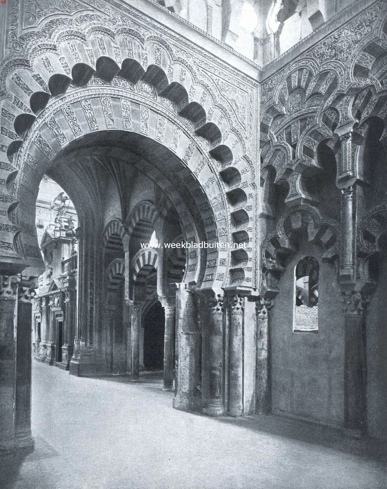 Crdoba. Het inwendige van de moskee, met haar dooreenmengeling van Moorschen en christelijken stijl