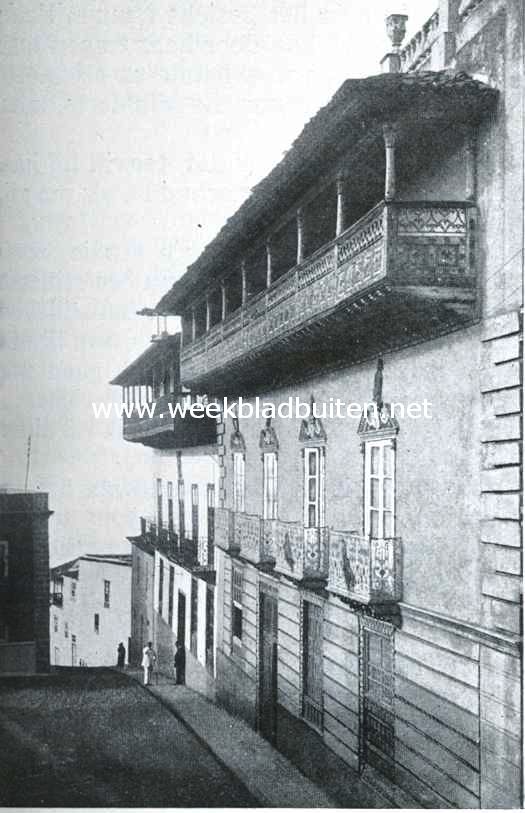 Reisindrukken van de Canarische Eilanden. Oude Spaansche huizen met balkons in Villa Oratava