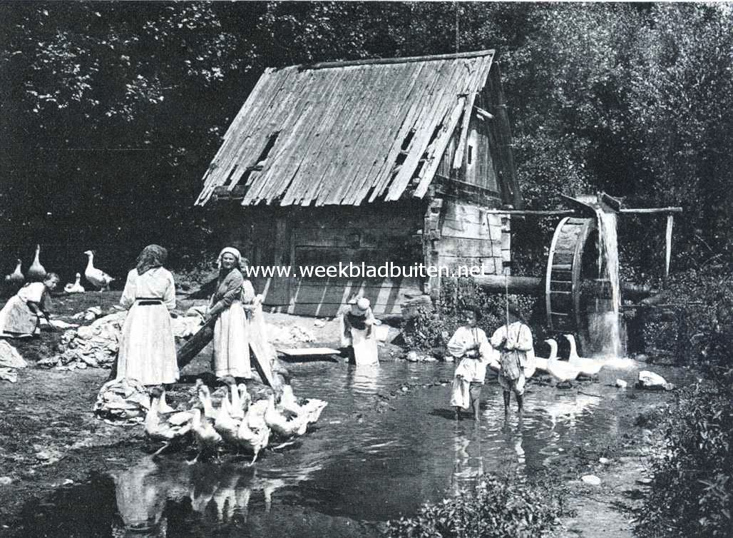 Kroatische boerinnen bij een ouden molen in de omgeving van Zagreb