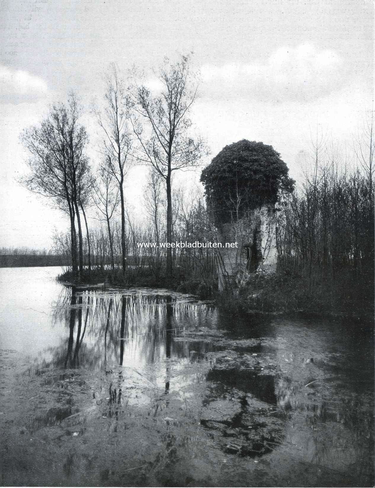 Het overblijfsel van het kasteel Groot-Poelgeest bij Koudekerk