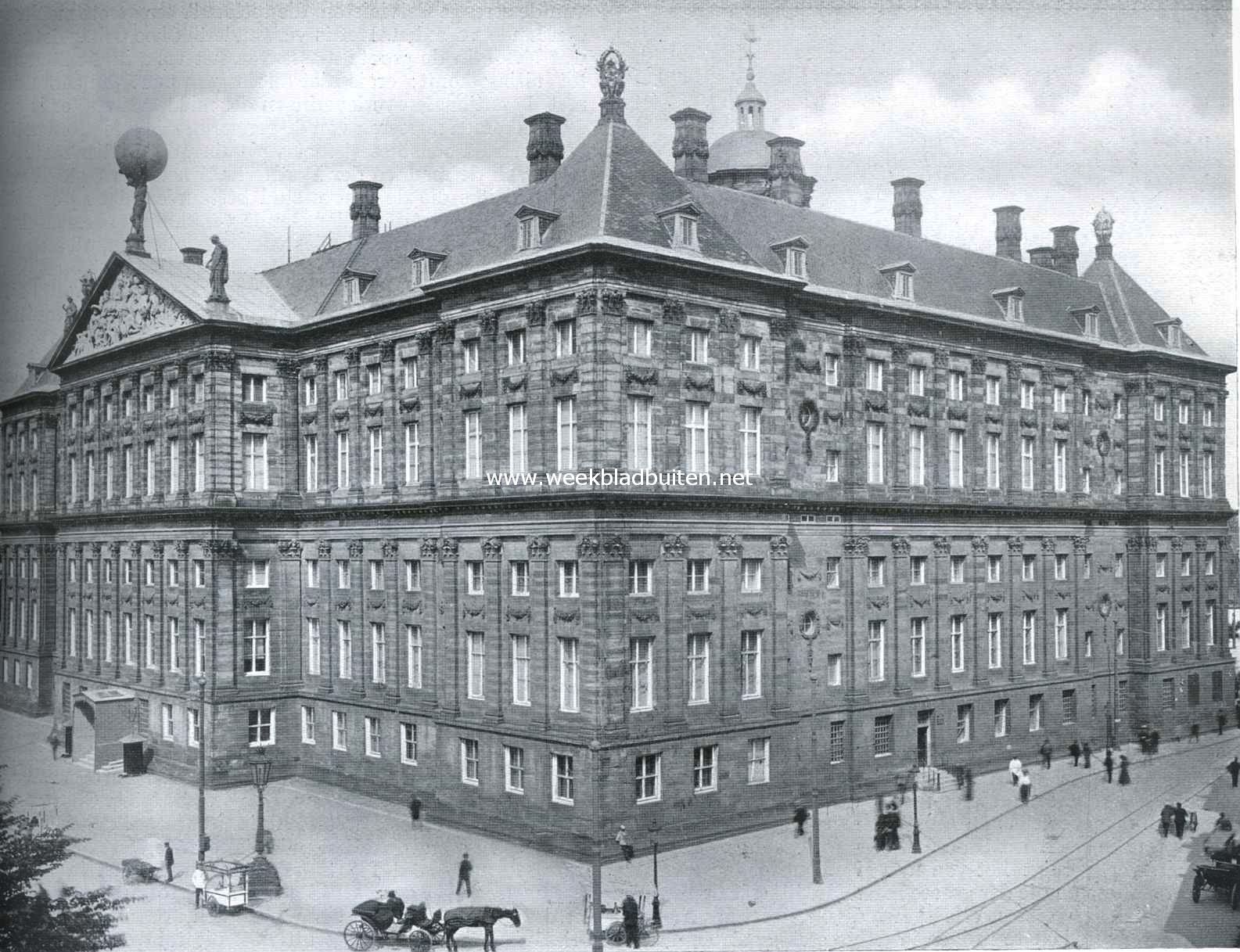 Het Amsterdamsche Stadhuis-Paleis. Gezien van het zuidwesten