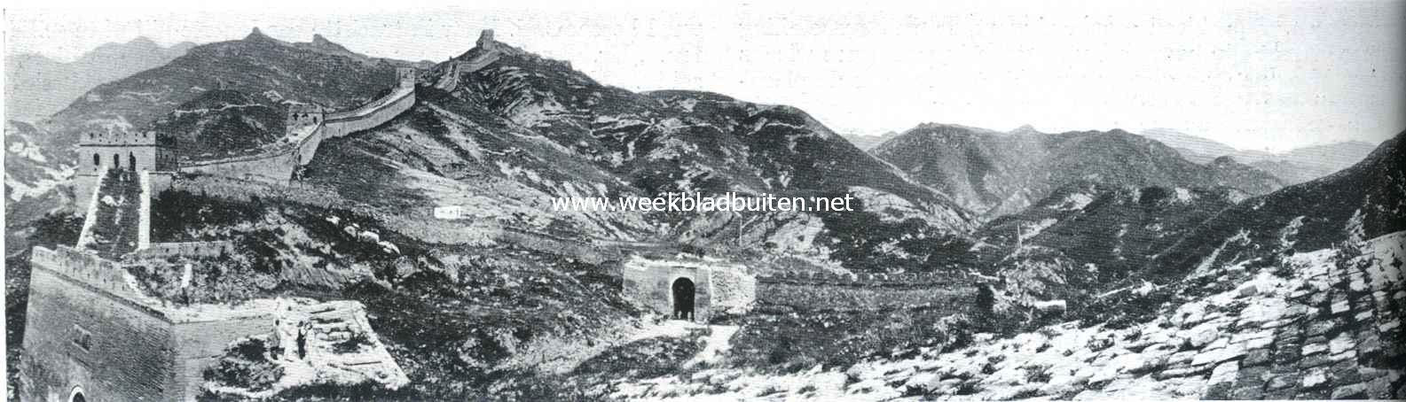 De Groote Chineesche Muur. Dubbele poort aan het westelijk einde van den Nankowpas