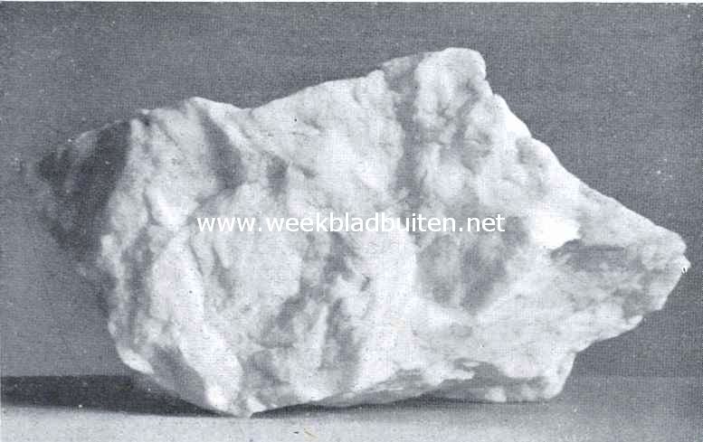 Mooie steenen. Melkwitte kwarts, als het mooiste marmer. Zwerfsteen van Maarn