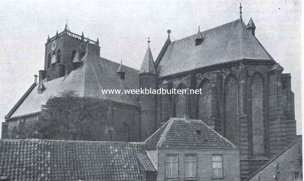 Gezicht op de kerk te Geertruidenberg met haar mooi maar in zeer vervallen toestand verkeerend koor