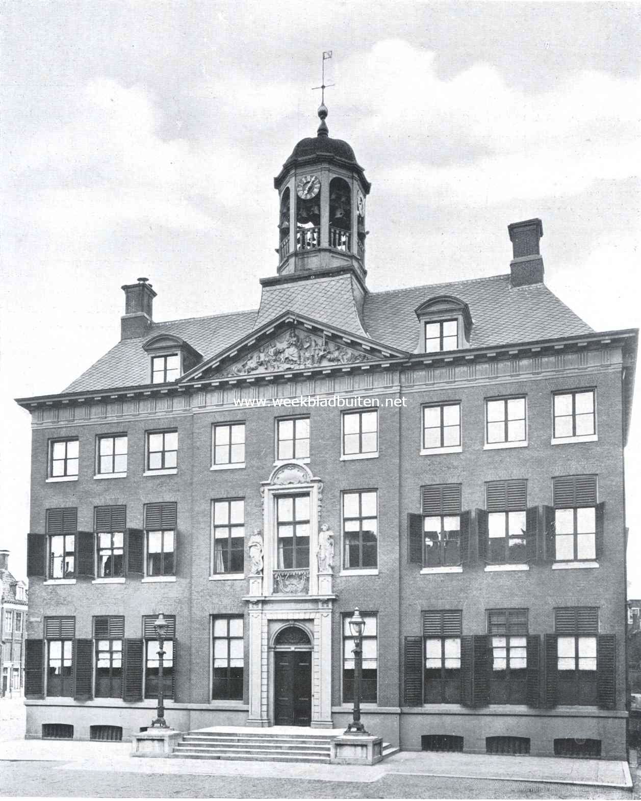 De voorgevel van het stadhuis te Leeuwarden