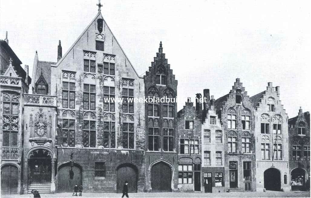 Brugge. Oude huizen aan de Jan van Eyckplaats