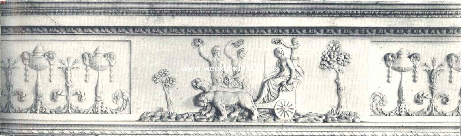 Het gebouw der Hollandsche Maatschappij van Wetenschappen te Haarlem. Lijst van den witmarmeren schoorsteen in de bibliotheek-kamer