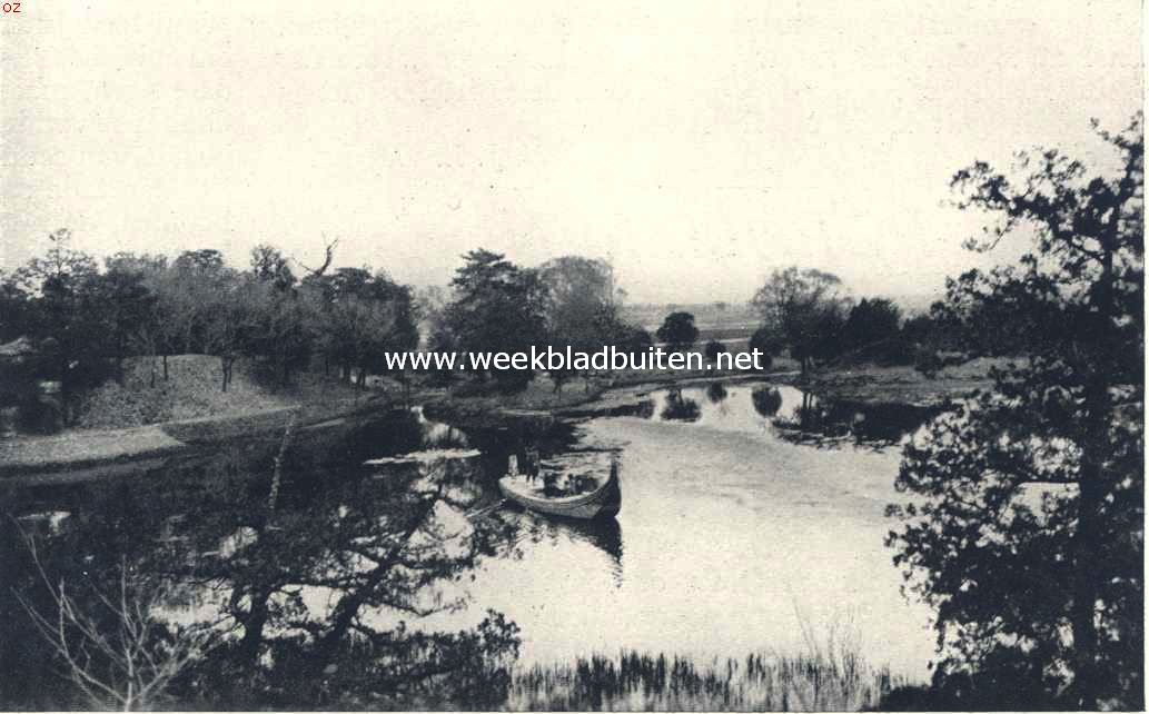 De berg der Bittersteenbron, uitzicht van de rots op het meertje