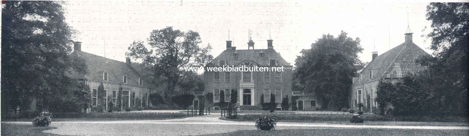 Het huis Zwaluwenburg bij Elburg. Het huis Zwaluwenburg tusschen zijn bijgebouwen