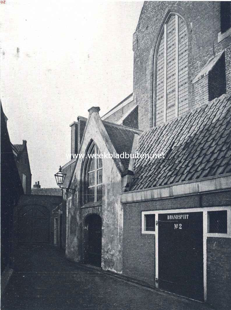 Bij de oude Begijnhofkerk te Haarlem