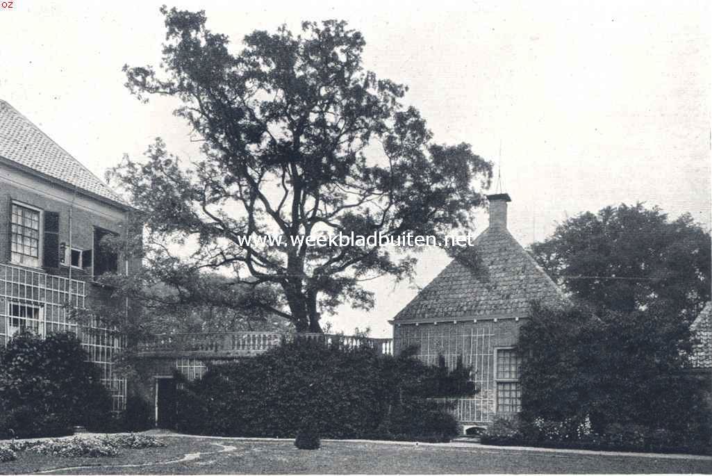Het huis Zwaluwenburg. De oude muur, die hoofd- en bijgebouw verbindt